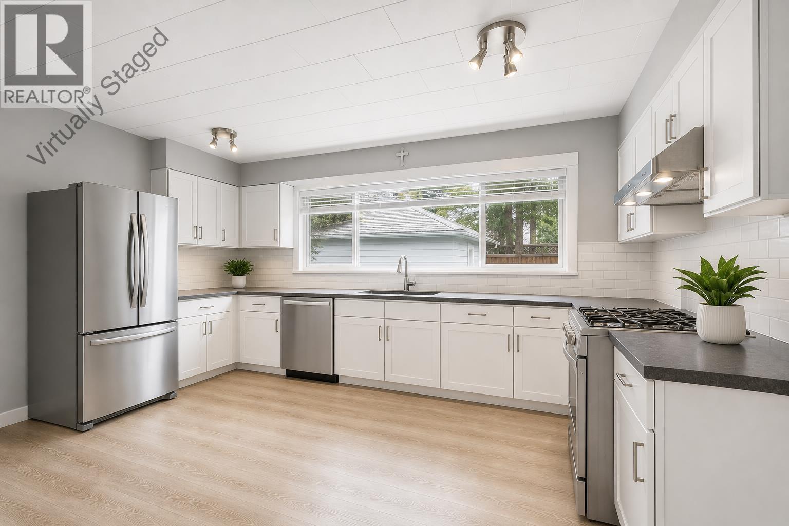 3684 Cedar Drive, Port Coquitlam, British Columbia  V3B 3C9 - Photo 8 - R3118118