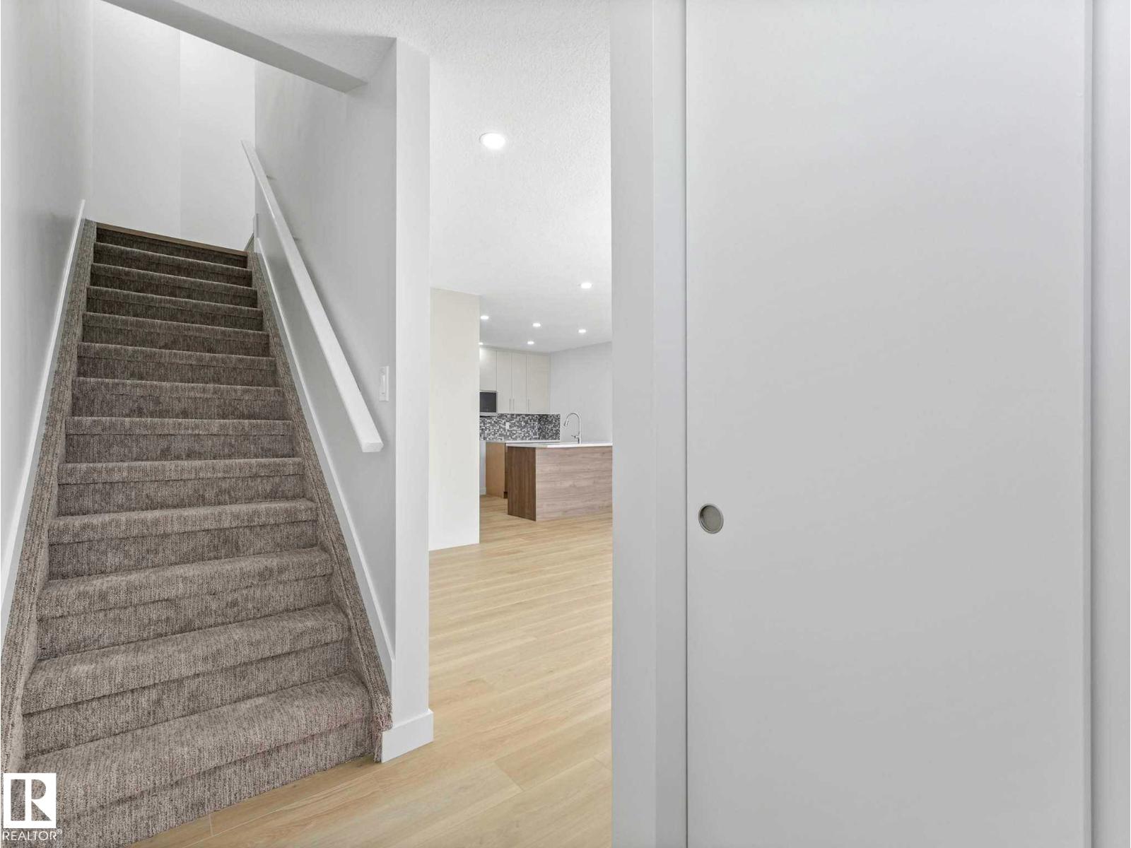 125 Marlborough Pl Nw, Edmonton, Alberta  T5T 1Y6 - Photo 2 - E4486833