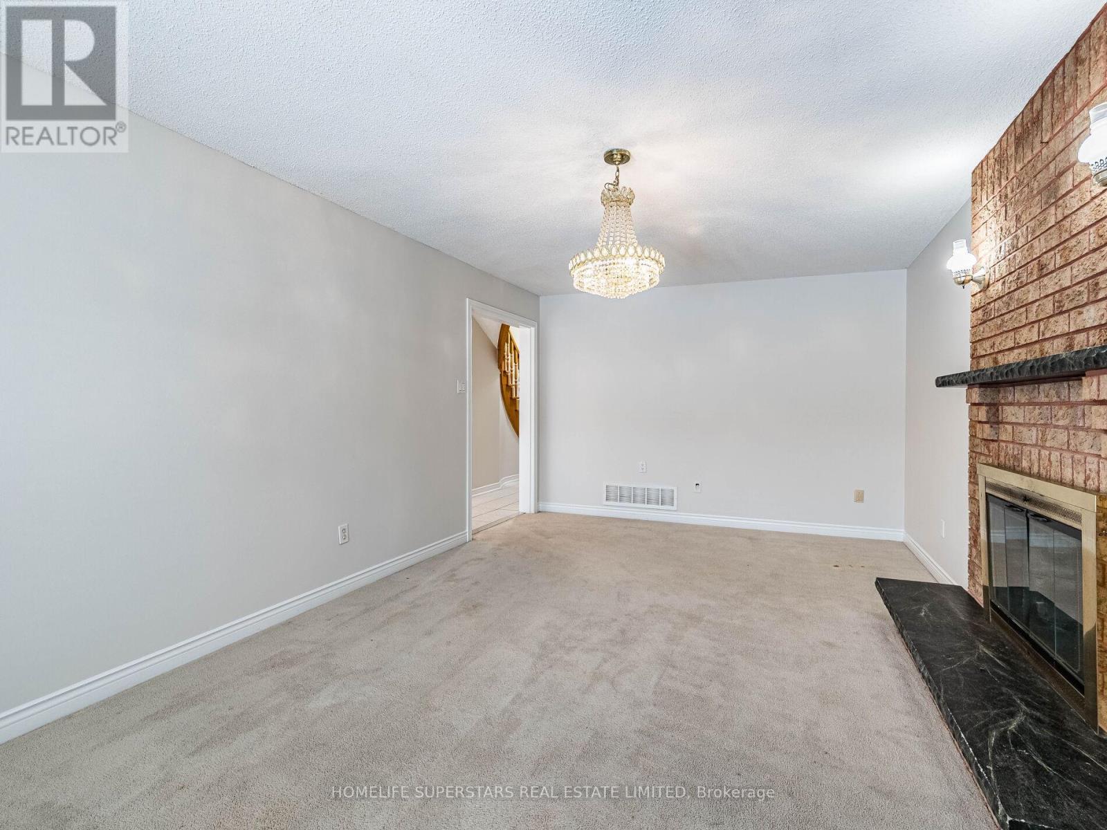 54 Hollybush Street, Brampton, Ontario  L6R 1A6 - Photo 13 - W13107358