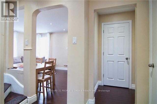 Upper - 186 Maurice Drive, Oakville, Ontario  L6K 2W9 - Photo 5 - W13107372