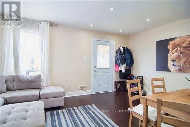Upper - 186 Maurice Drive, Oakville, Ontario  L6K 2W9 - Photo 6 - W13107372