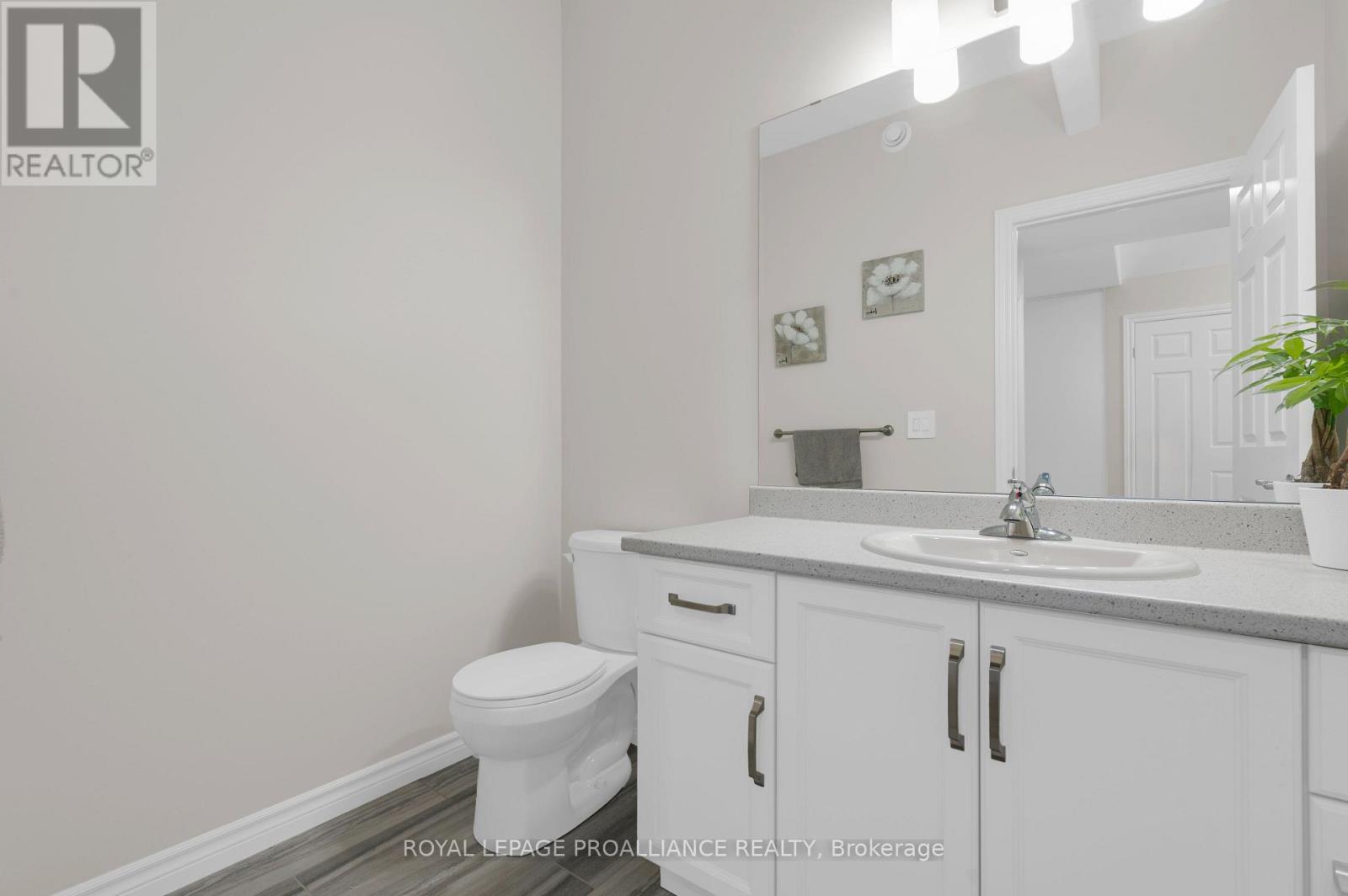 84 Athabaska Drive, Belleville, Ontario  K8N 0T2 - Photo 7 - X12766072