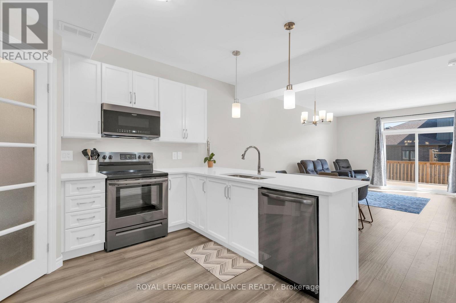 84 Athabaska Drive, Belleville, Ontario  K8N 0T2 - Photo 9 - X12766072
