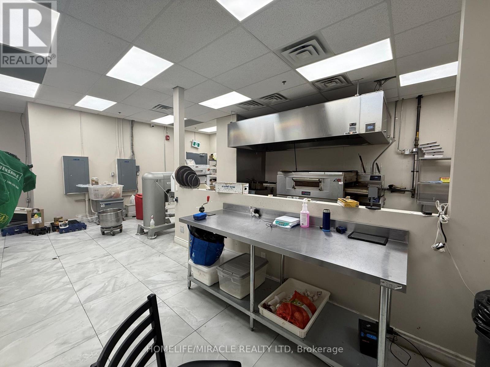 60 Frederick Street, Kitchener, Ontario  N2H 0C7 - Photo 4 - X13107366