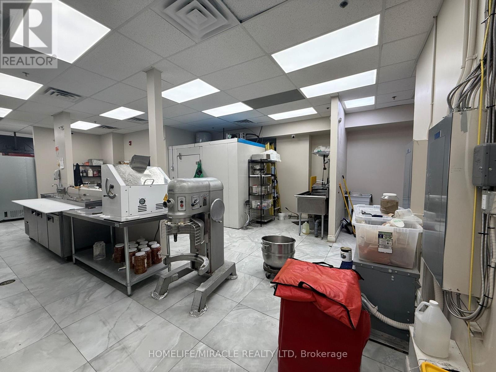 60 Frederick Street, Kitchener, Ontario  N2H 0C7 - Photo 5 - X13107366