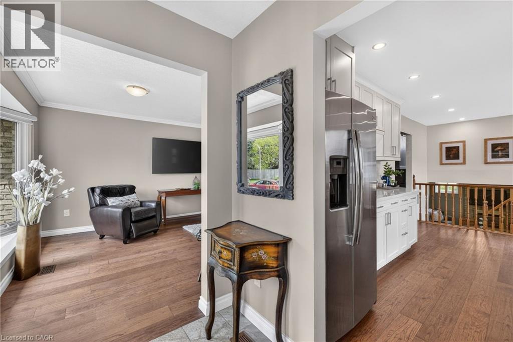 2471 Malcolm Crescent, Burlington, Ontario  L7P 3Y7 - Photo 5 - 40828814