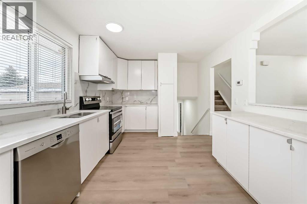 532 Rundleridge Drive NE, Calgary, Alberta  T1Y 2K7 - Photo 5 - A2289885