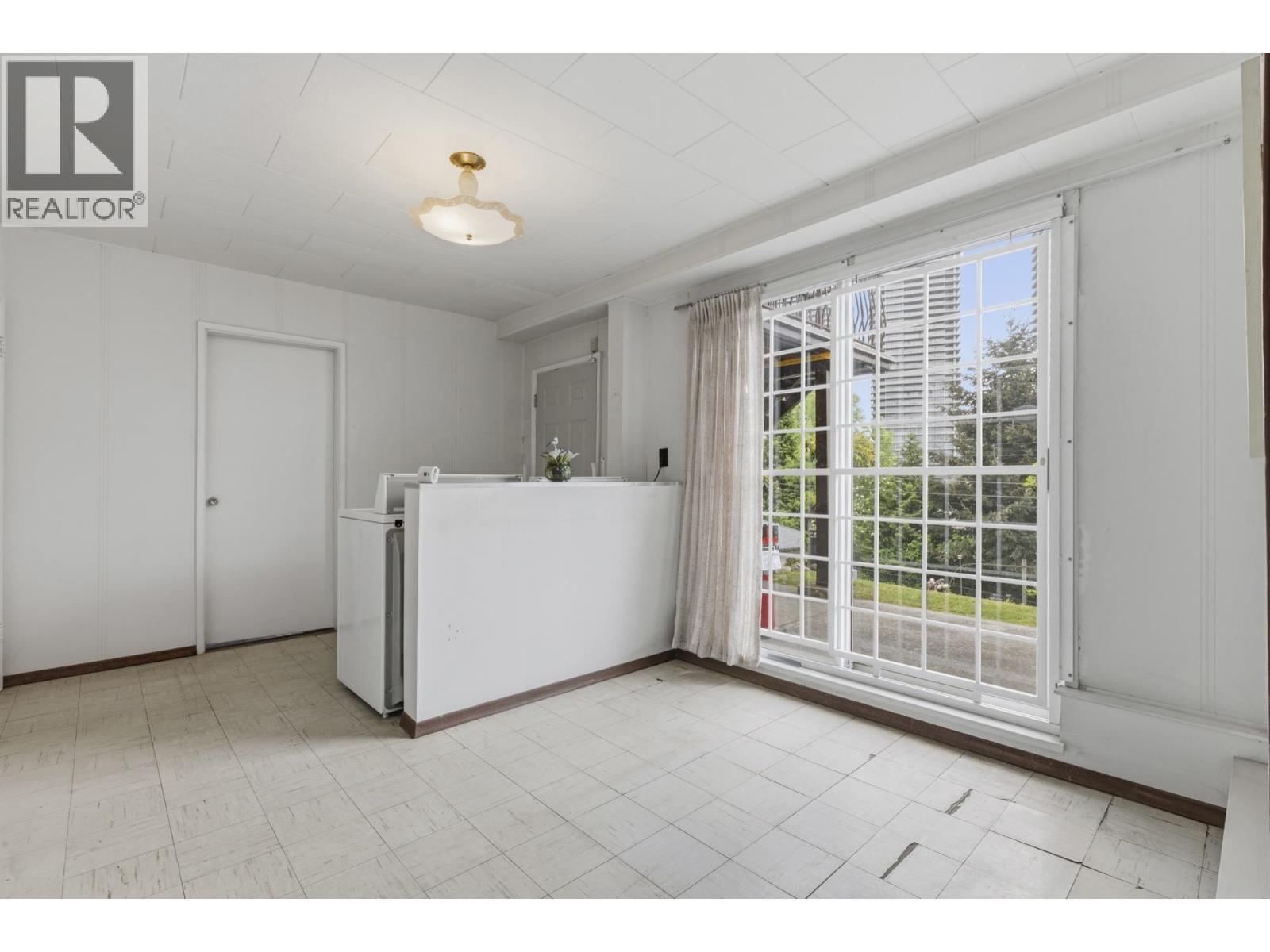 4782 Ridgelawn Drive, Burnaby, British Columbia  V5C 3Y2 - Photo 34 - R3121476