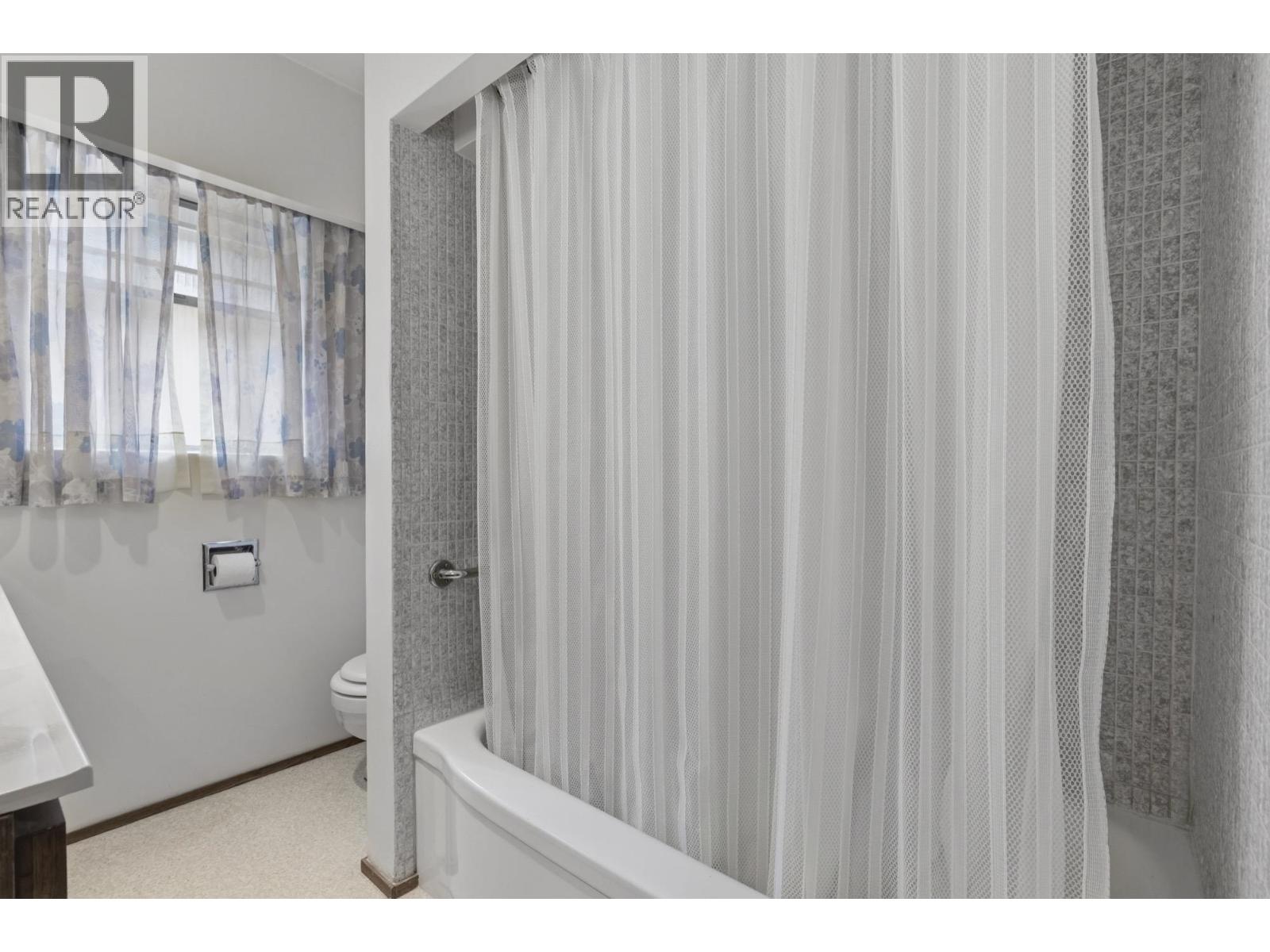 4782 Ridgelawn Drive, Burnaby, British Columbia  V5C 3Y2 - Photo 22 - R3121476