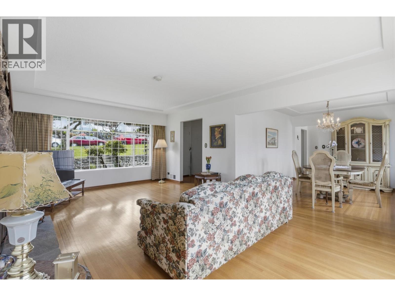 4782 Ridgelawn Drive, Burnaby, British Columbia  V5C 3Y2 - Photo 9 - R3121476