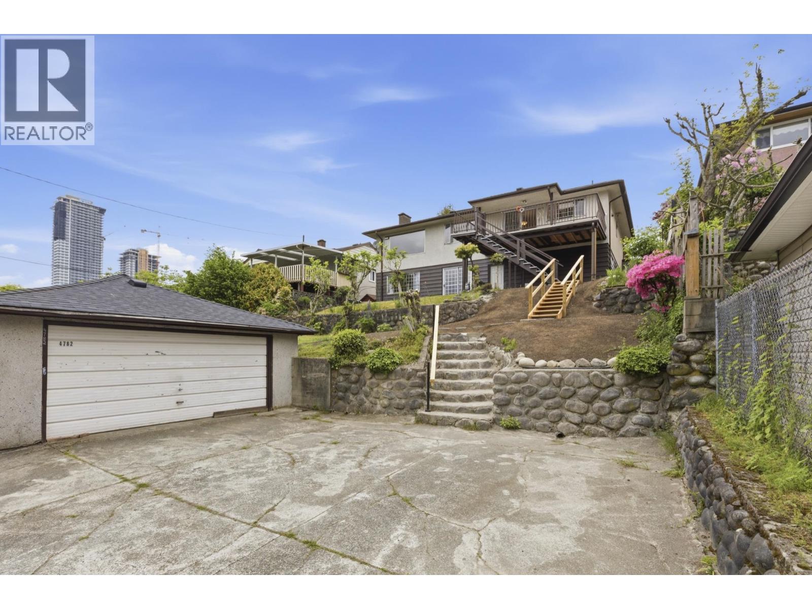 4782 Ridgelawn Drive, Burnaby, British Columbia  V5C 3Y2 - Photo 39 - R3121476