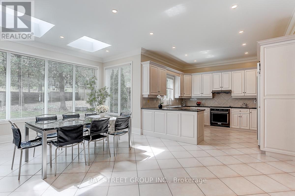 25 Bowan Court, Toronto, Ontario  M2K 3A8 - Photo 10 - C13107400