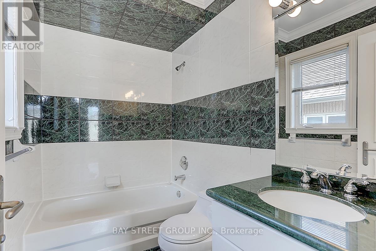 25 Bowan Court, Toronto, Ontario  M2K 3A8 - Photo 23 - C13107400