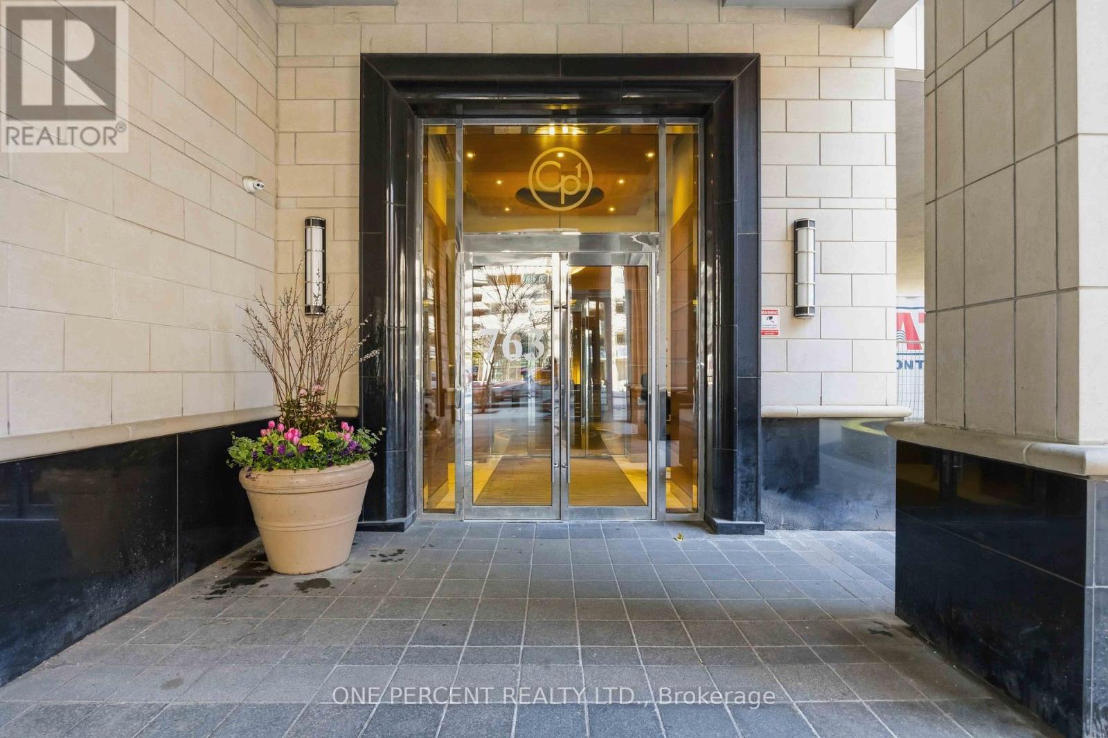2811 - 763 Bay Street, Toronto, Ontario  M5G 2R3 - Photo 2 - C13107422