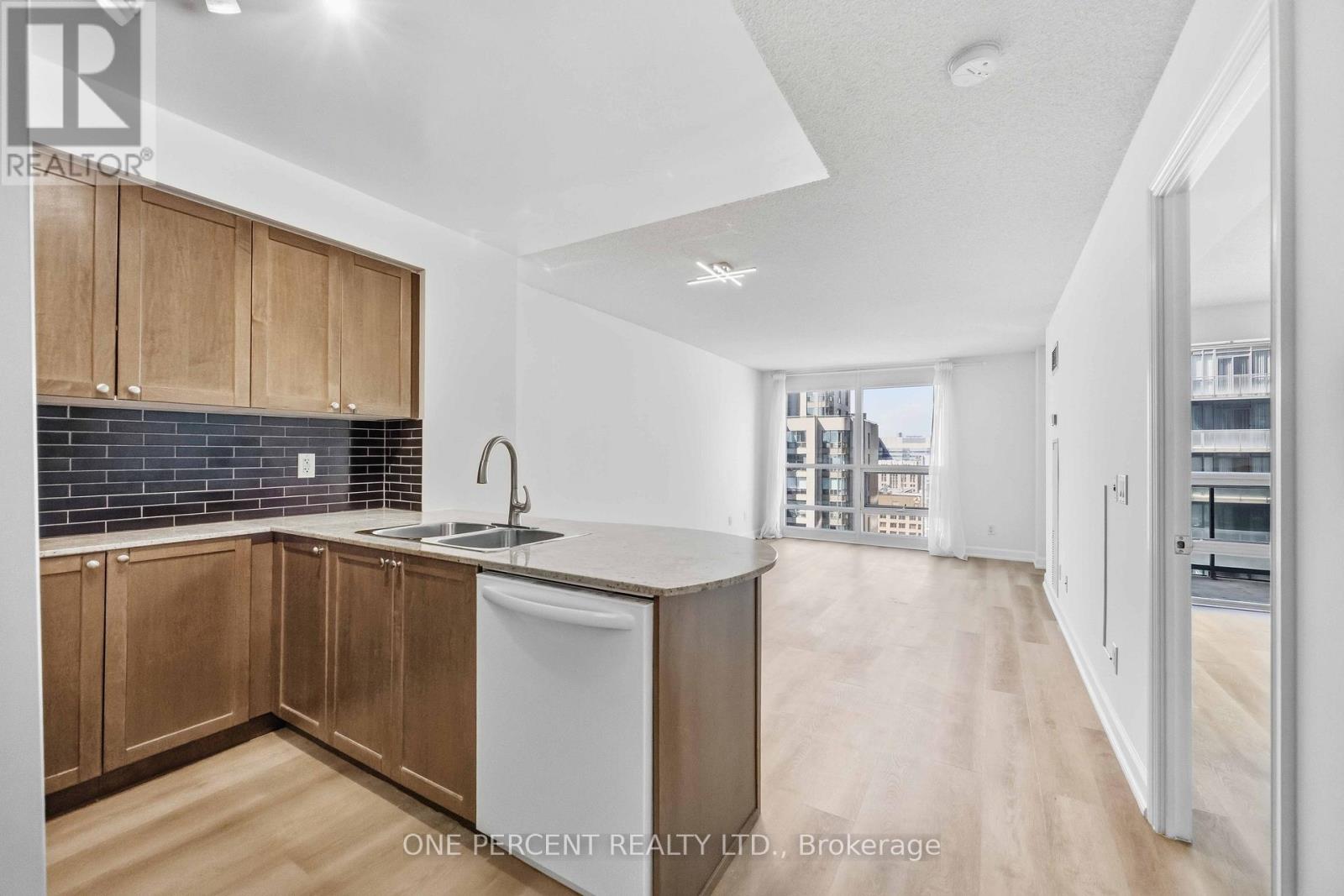 2811 - 763 Bay Street, Toronto, Ontario  M5G 2R3 - Photo 8 - C13107422
