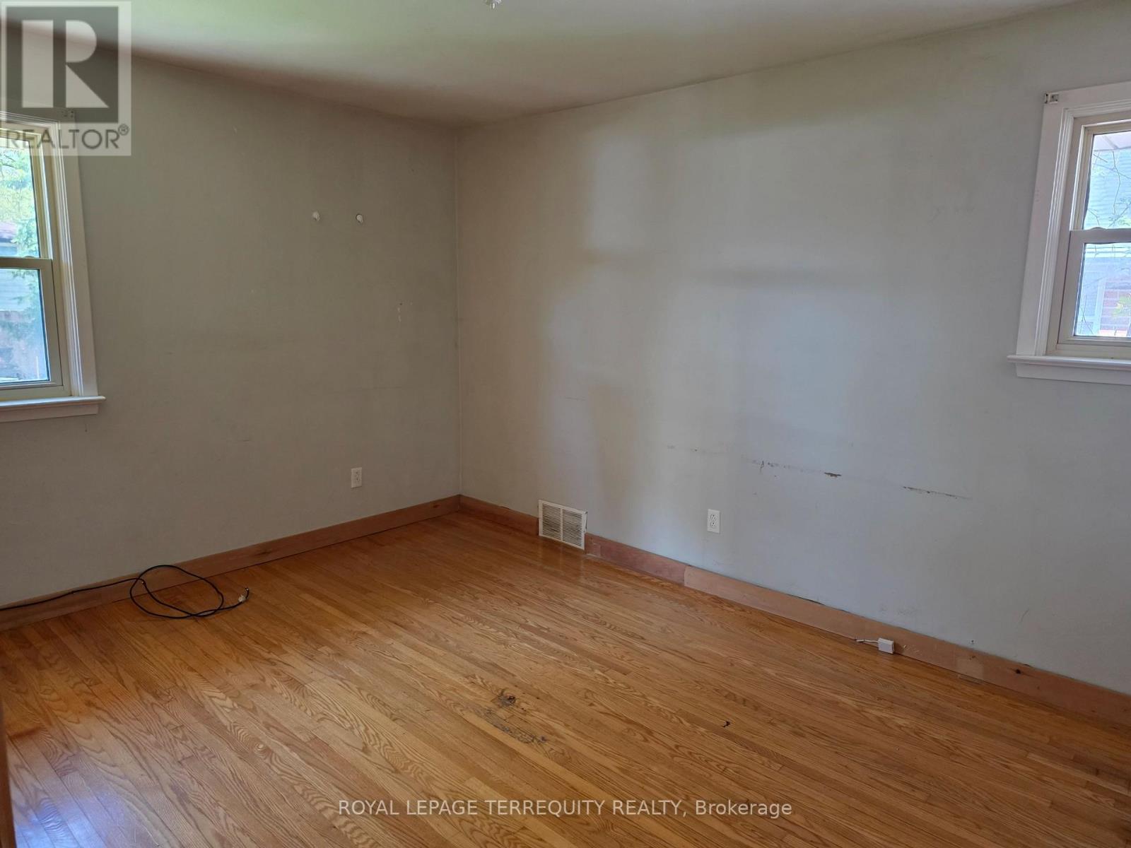 Main - 319 Hillcroft Street, Oshawa, Ontario  L1G 2M1 - Photo 2 - E13107450