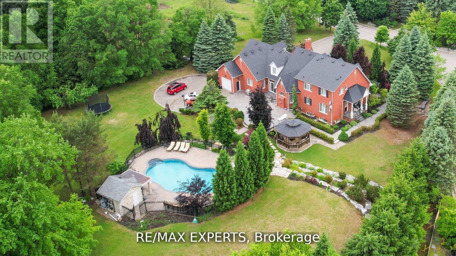 27 Theresa Circle, Vaughan, Ontario  L0J 1C0 - Photo 1 - N13107466
