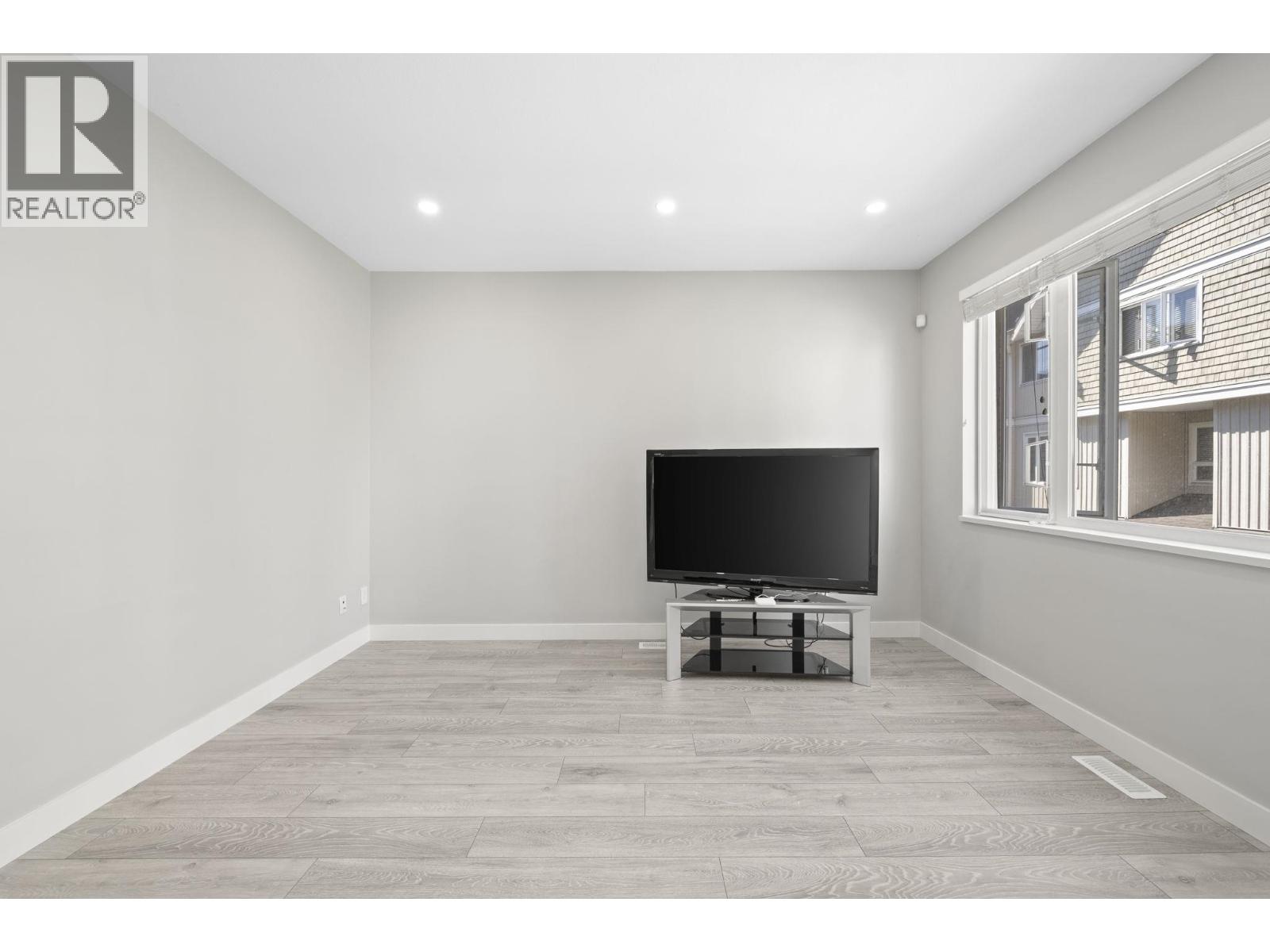 11 7420 Moffatt Road, Richmond, British Columbia  V6Y 1X8 - Photo 13 - R3120914