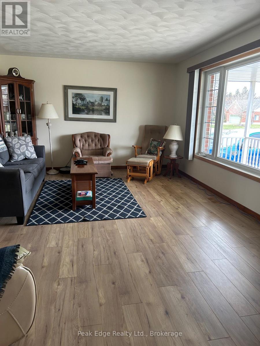 397 1st Street S, Hanover, Ontario  N4N 3T8 - Photo 13 - X12962328