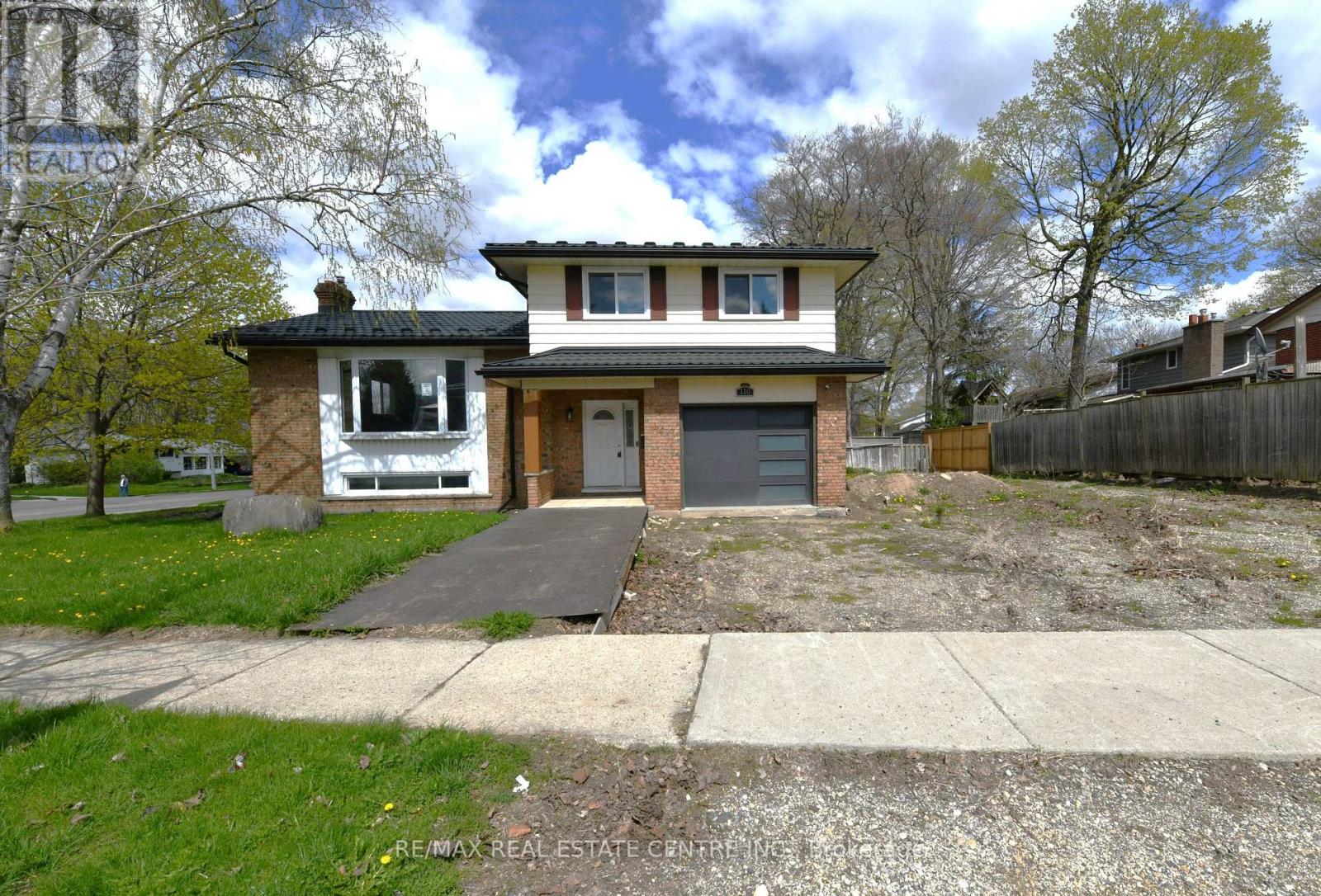 110 Silverspring Crescent, Kitchener, Ontario  N2M 4P4 - Photo 1 - X13107462