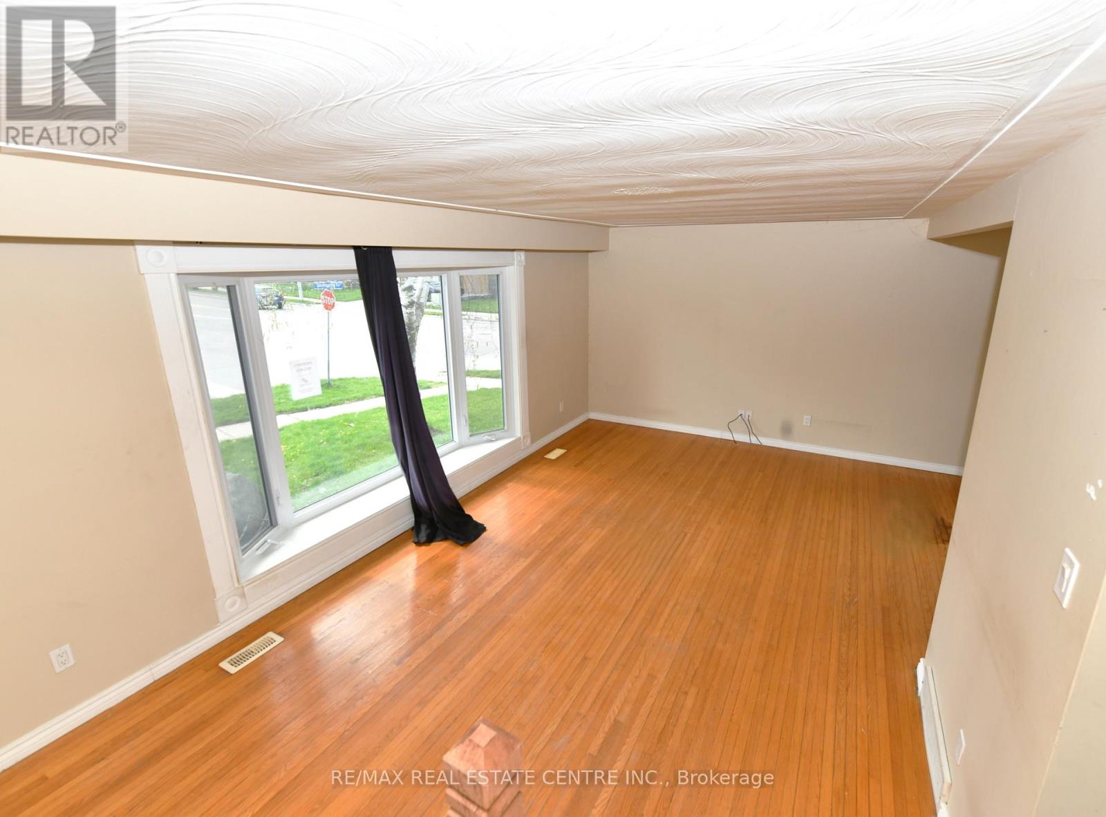110 Silverspring Crescent, Kitchener, Ontario  N2M 4P4 - Photo 4 - X13107462