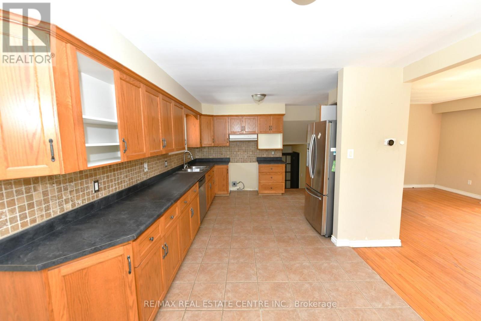 110 Silverspring Crescent, Kitchener, Ontario  N2M 4P4 - Photo 9 - X13107462