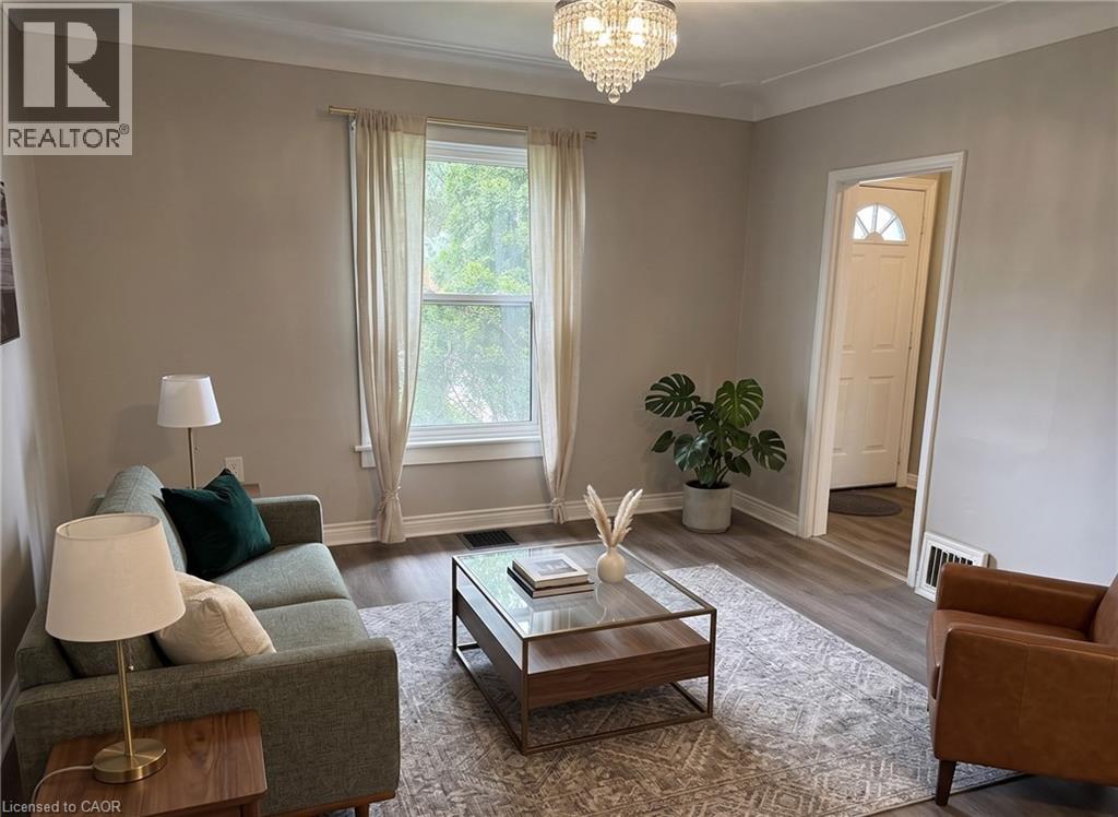 24 East 25th Street, Hamilton, Ontario  L8V 3A1 - Photo 3 - 40828567