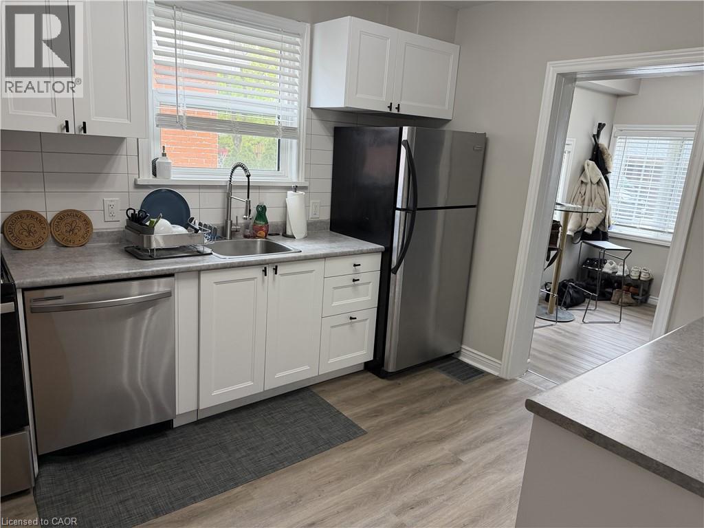 24 East 25th Street, Hamilton, Ontario  L8V 3A1 - Photo 2 - 40828567