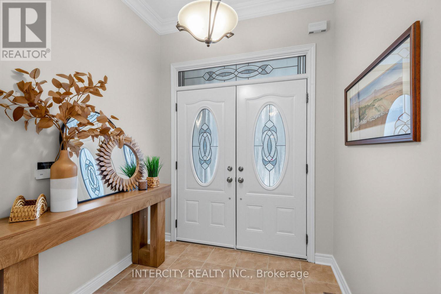 12 Sandbanks Drive, Richmond Hill, Ontario  L4E 3J5 - Photo 4 - N13064376