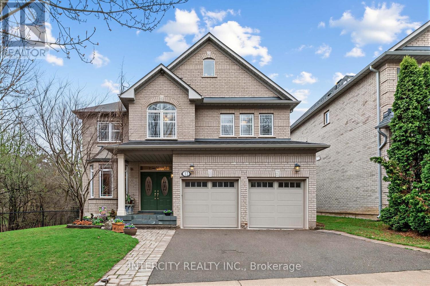 12 Sandbanks Drive, Richmond Hill, Ontario  L4E 3J5 - Photo 2 - N13064376