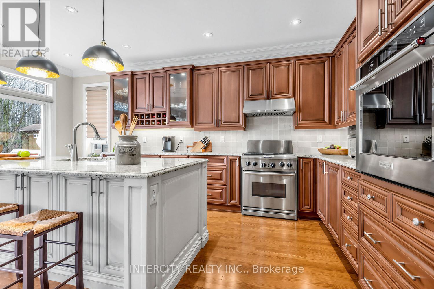 12 Sandbanks Drive, Richmond Hill, Ontario  L4E 3J5 - Photo 13 - N13064376