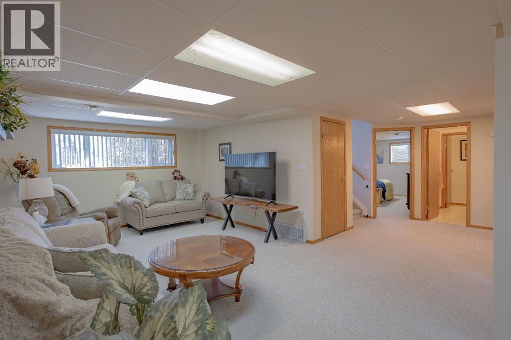 945 22 Street, Wainwright, Alberta  T9W 1T8 - Photo 32 - A2308907
