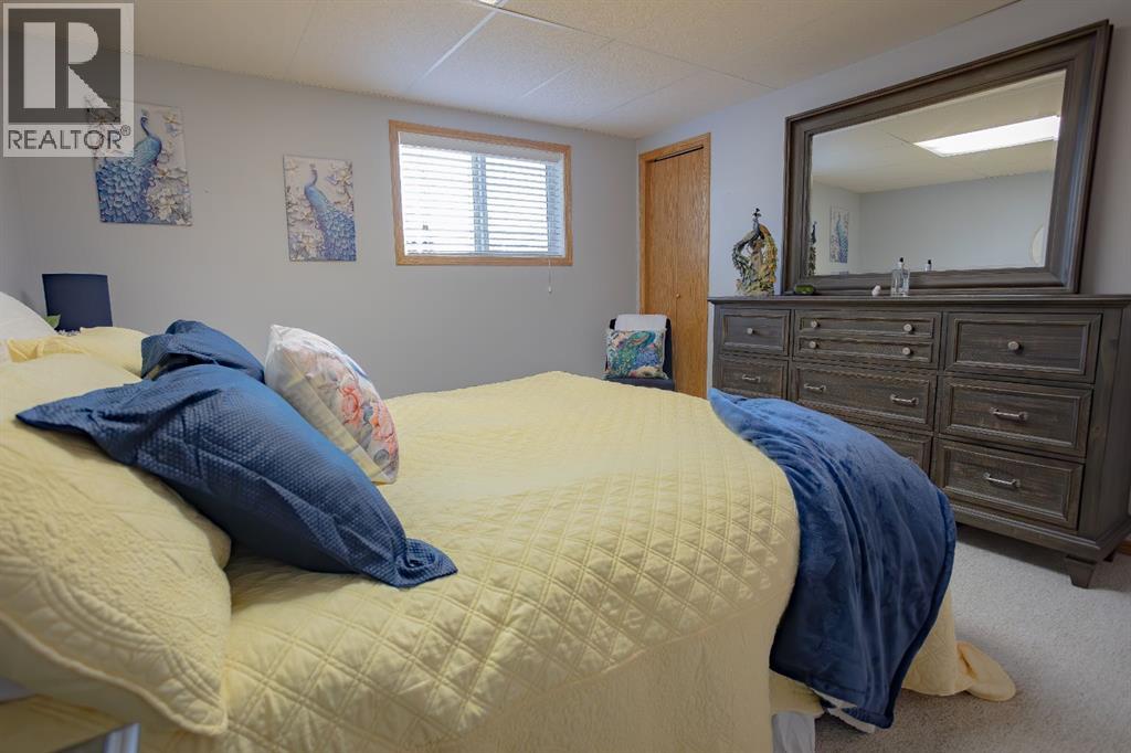945 22 Street, Wainwright, Alberta  T9W 1T8 - Photo 35 - A2308907