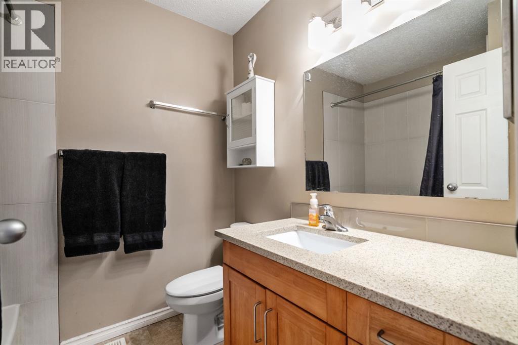 338 Georgian Villas NE, Calgary, Alberta  T2A 7E2 - Photo 16 - A2299701