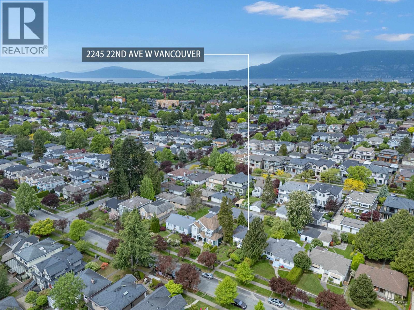 2245 W 22nd Avenue, Vancouver, British Columbia  V6L 1L6 - Photo 2 - R3121617