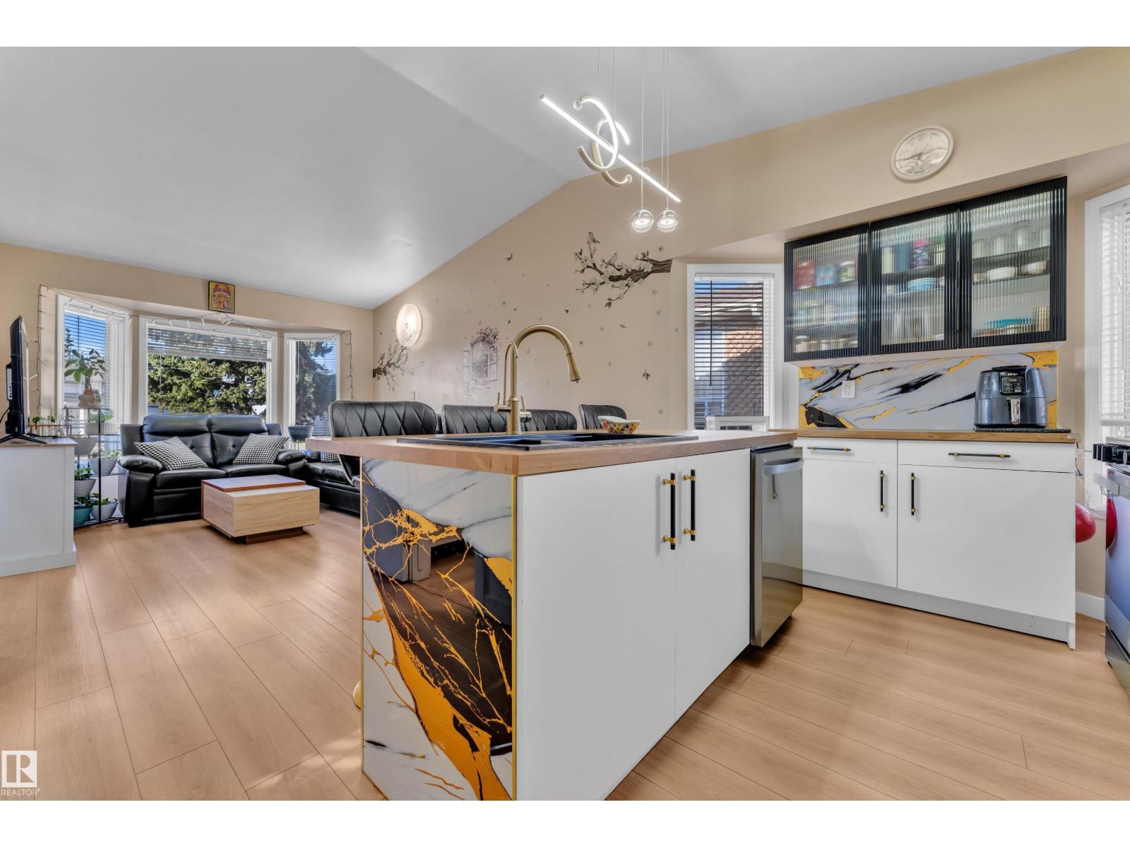 4819 30 Av Nw, Edmonton, Alberta  T6L 4R4 - Photo 13 - E4486850