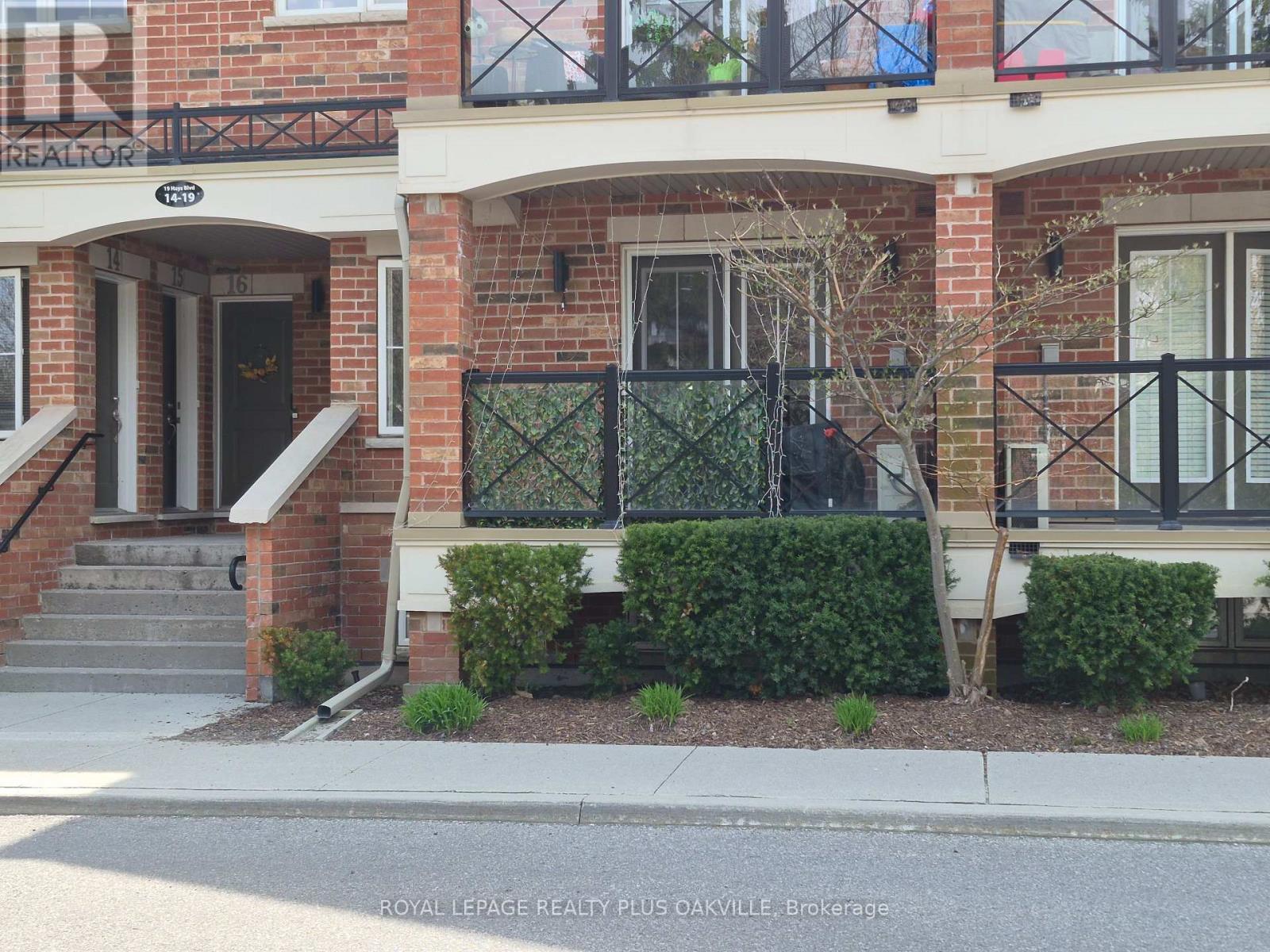 19 - 19 Hays Boulevard, Oakville, Ontario  L6H 0H8 - Photo 2 - W12976610
