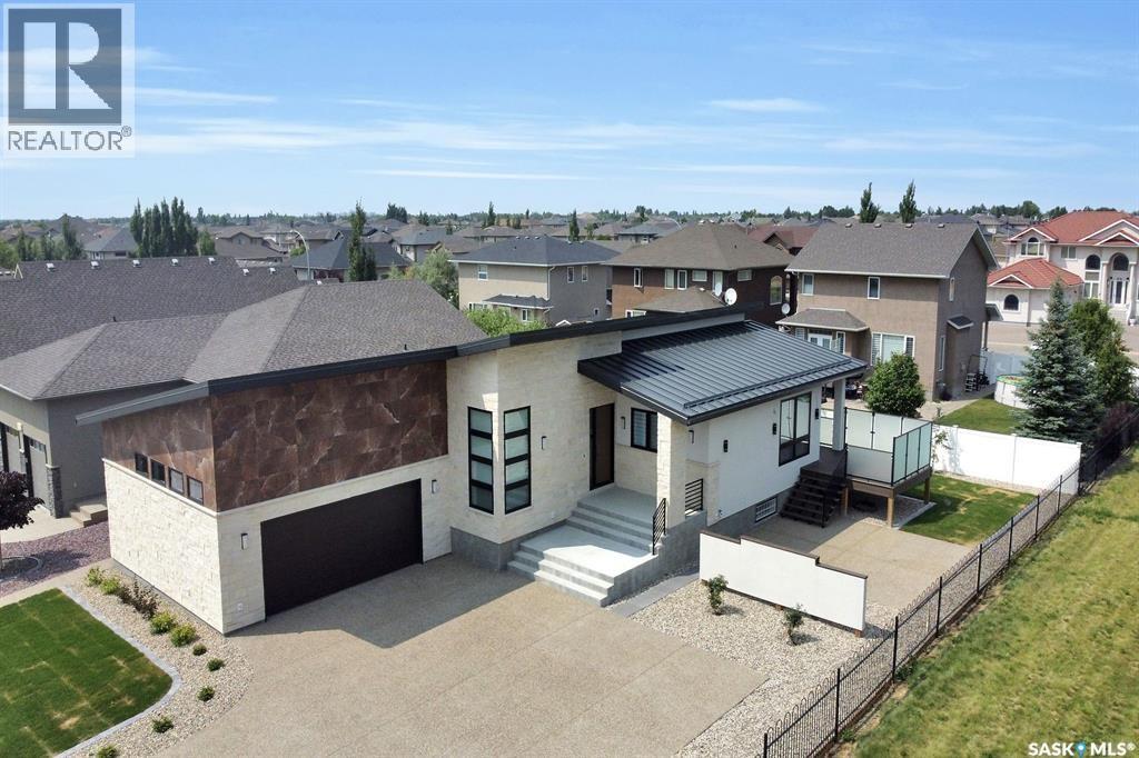 8267 Wascana Gardens Point, Regina, Saskatchewan  S4V 1G8 - Photo 2 - SK025134
