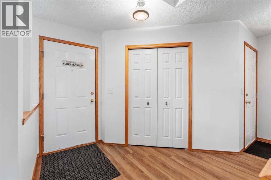 39 Arbour Wood Close NW, Calgary, Alberta  T3G 4A8 - Photo 5 - A2291285