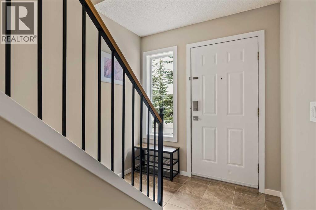 101 Country Hills Villas NW, Calgary, Alberta  T3K 4S8 - Photo 3 - A2308244