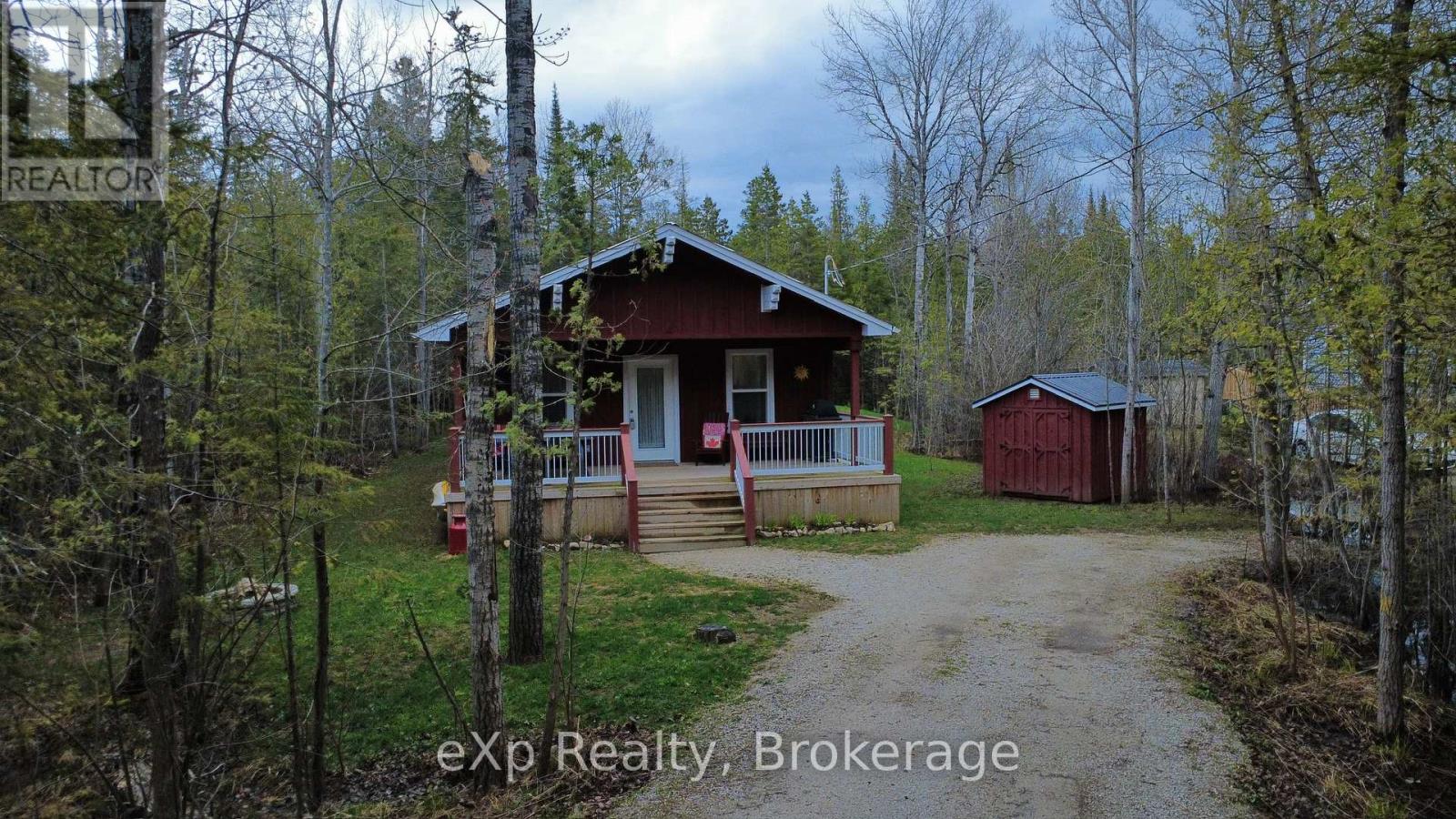 38 Miller Lake Road, Northern Bruce Peninsula, Ontario  N0H 1Z0 - Photo 2 - X12902374
