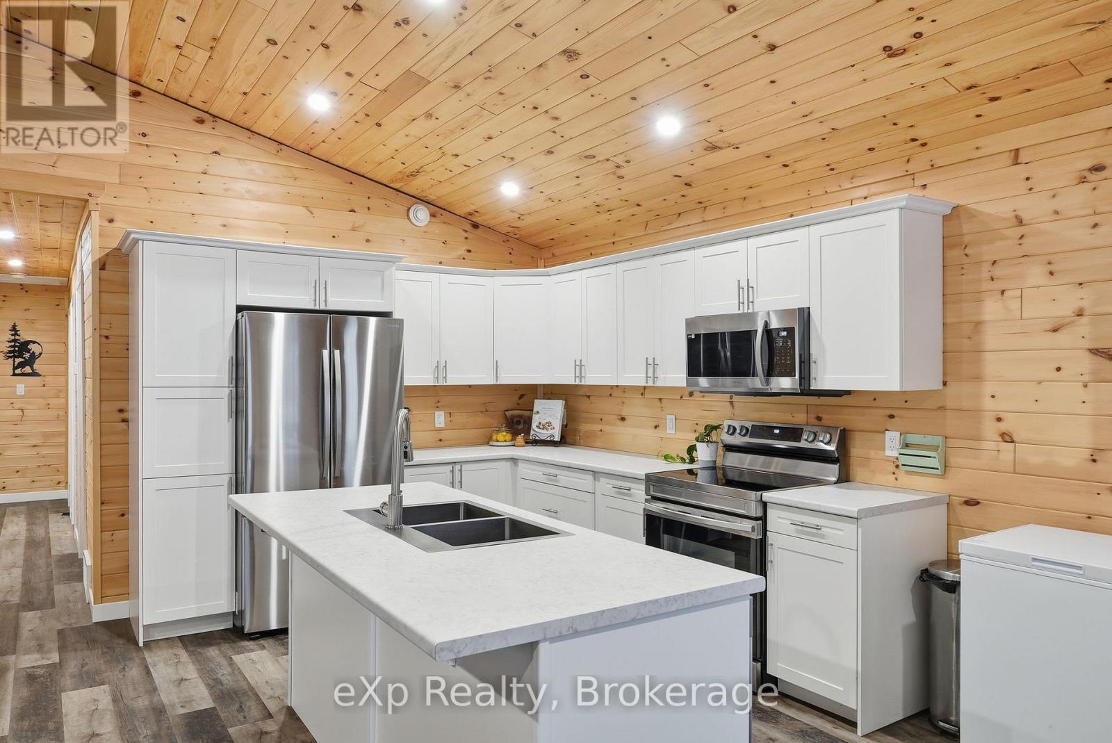 38 Miller Lake Road, Northern Bruce Peninsula, Ontario  N0H 1Z0 - Photo 14 - X12902374