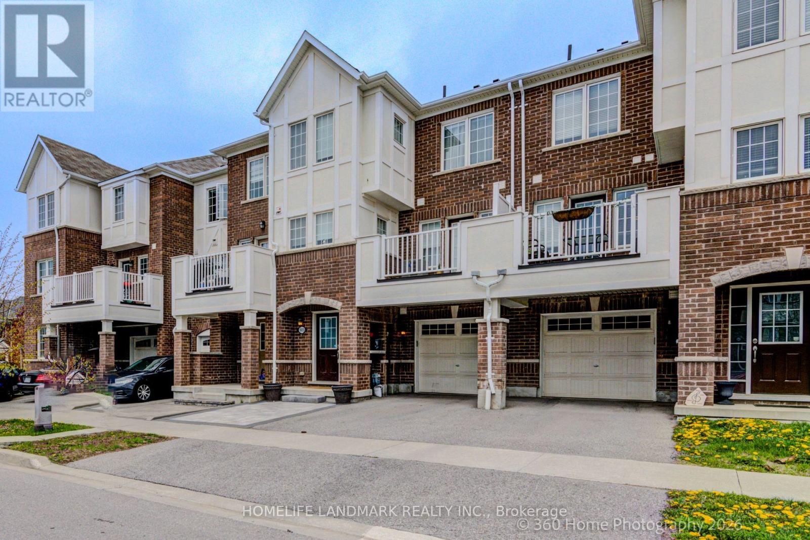 1020 Dragonfly Avenue, Pickering, Ontario  L1X 0E9 - Photo 2 - E13106422