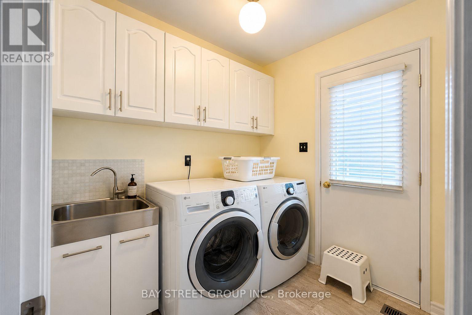 2554 Valencia Road, Mississauga, Ontario  L5N 4L6 - Photo 18 - W12932578