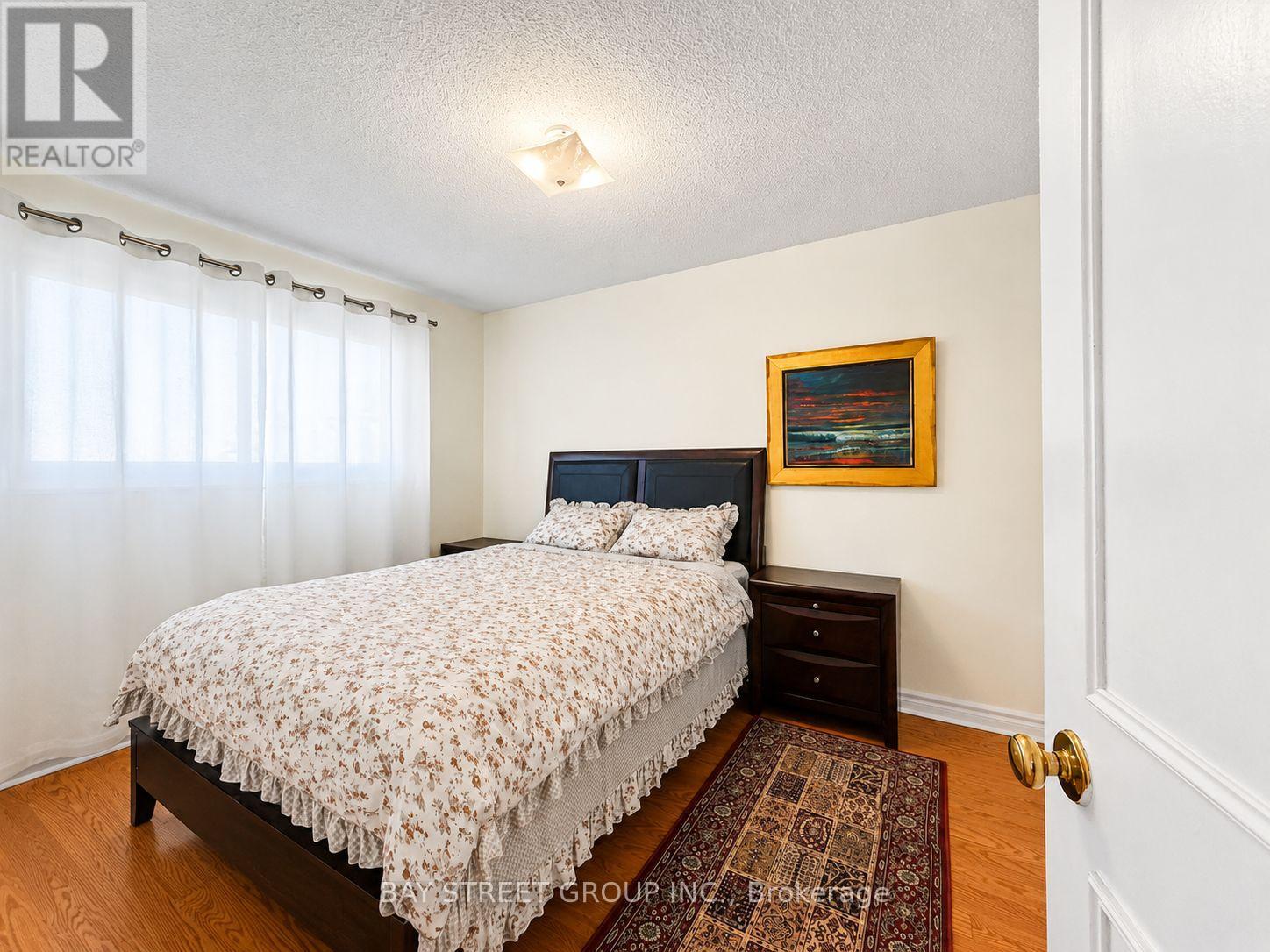 2554 Valencia Road, Mississauga, Ontario  L5N 4L6 - Photo 23 - W12932578
