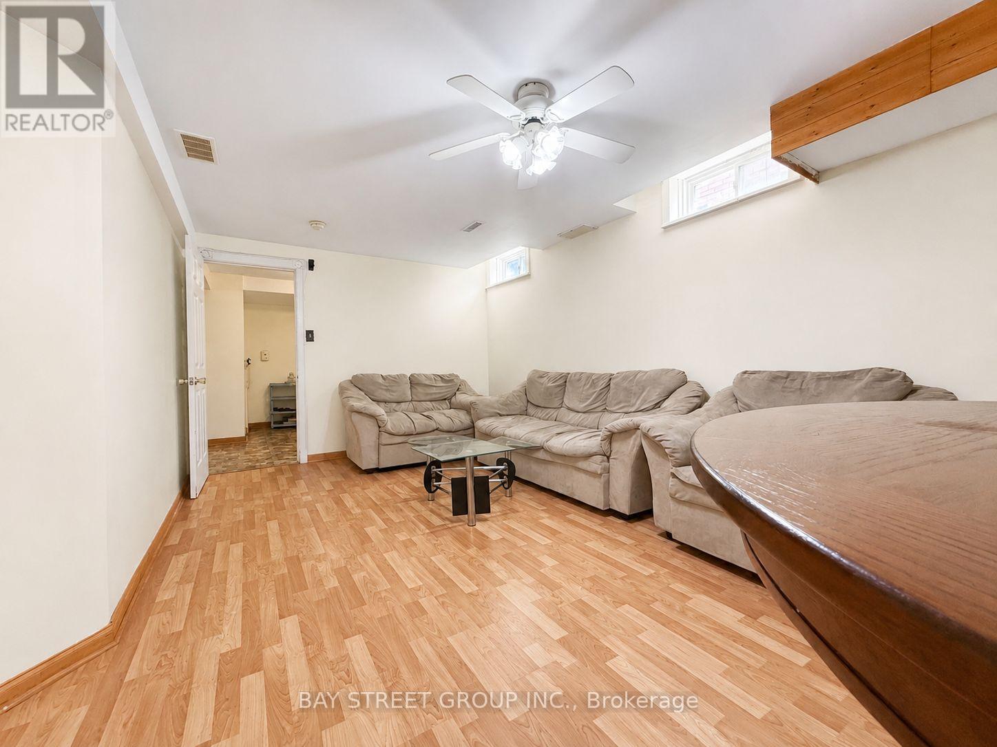 2554 Valencia Road, Mississauga, Ontario  L5N 4L6 - Photo 37 - W12932578