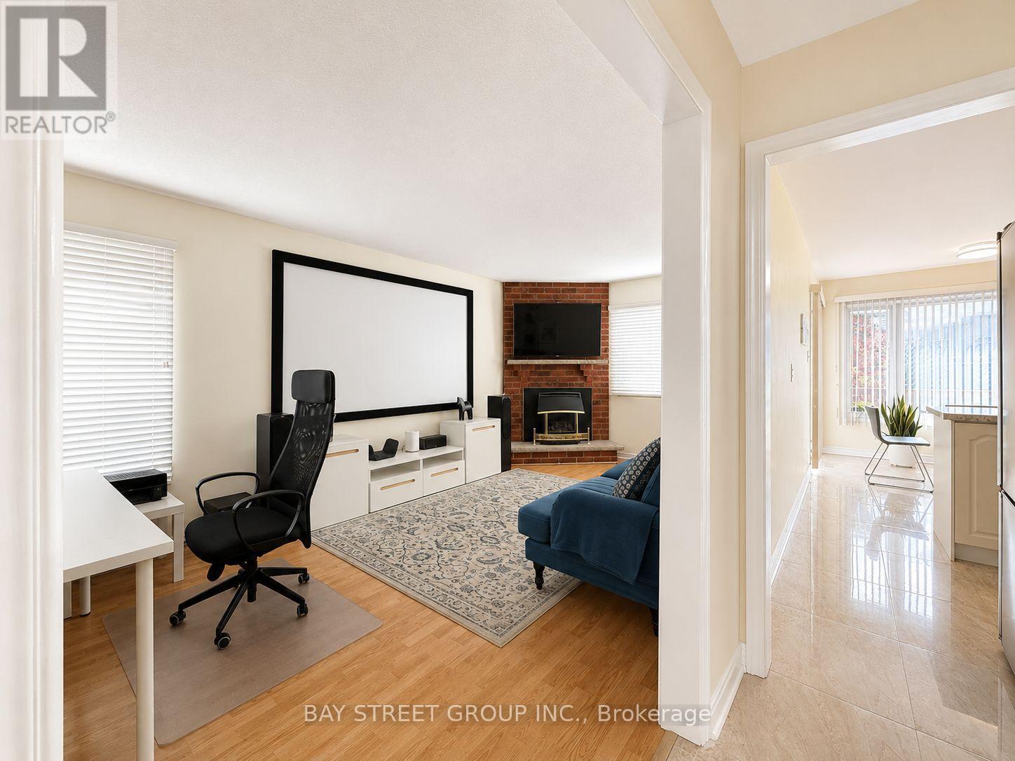 2554 Valencia Road, Mississauga, Ontario  L5N 4L6 - Photo 6 - W12932578