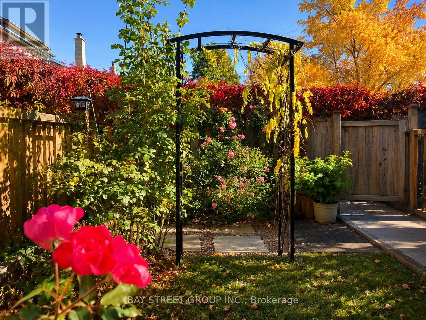 2554 Valencia Road, Mississauga, Ontario  L5N 4L6 - Photo 45 - W12932578