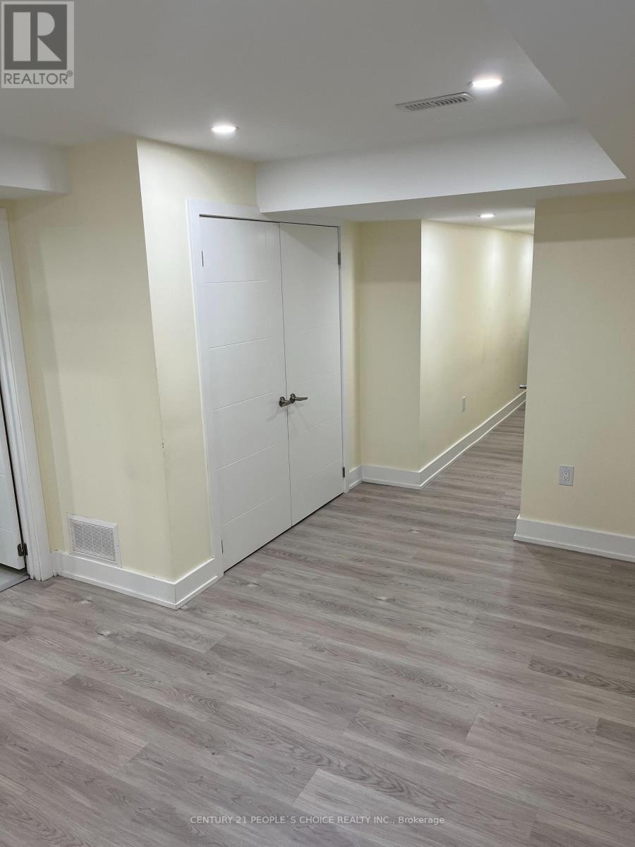 16 Gemma Place, Brampton, Ontario  L6Z 0J5 - Photo 10 - W13095738