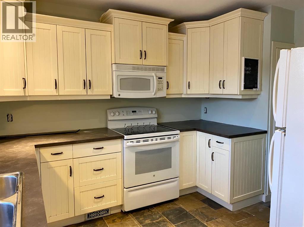 1414 13 Avenue S, Lethbridge, Alberta  T1K 0R5 - Photo 2 - A2307160